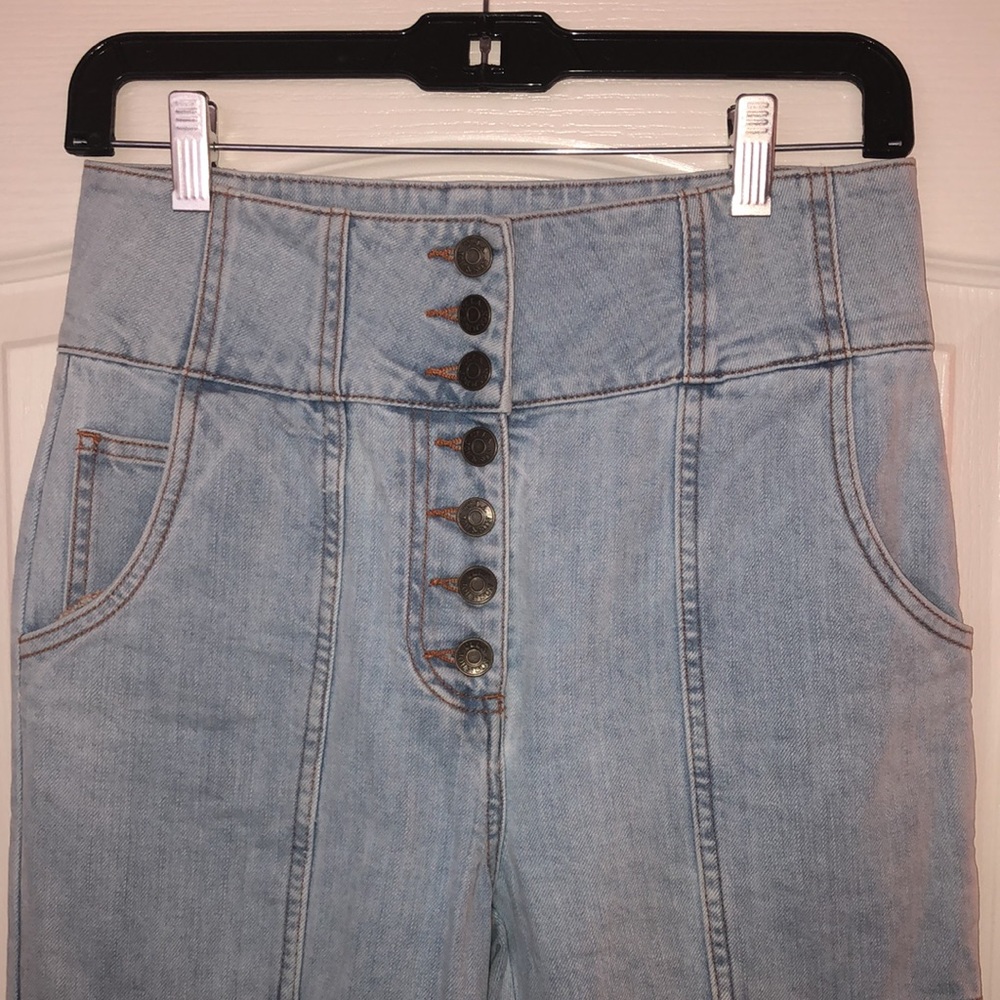 Ulla Johnson High-Rise Wide Leg Light Wash Ellis Jeans, Size 6. - Picture 6 of 15